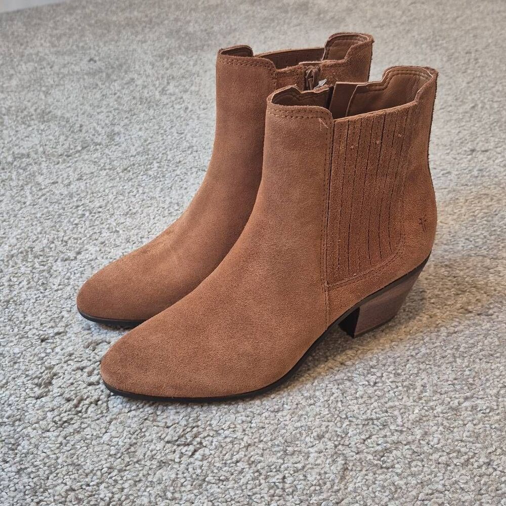 Frye Sandra Chelsea Suede Ankle Block Heel Boot Size 8.5